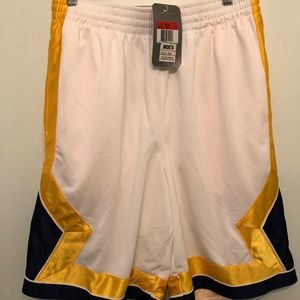 Nike Basketball Shorts. Large: